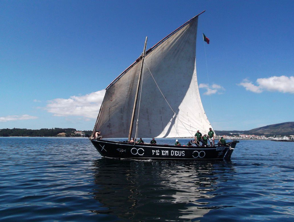 Tricana Poveira junto ao mar da Póvoa de Varzim
